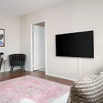 The Nordic Serenity - A Quiet Luxury Apartment *